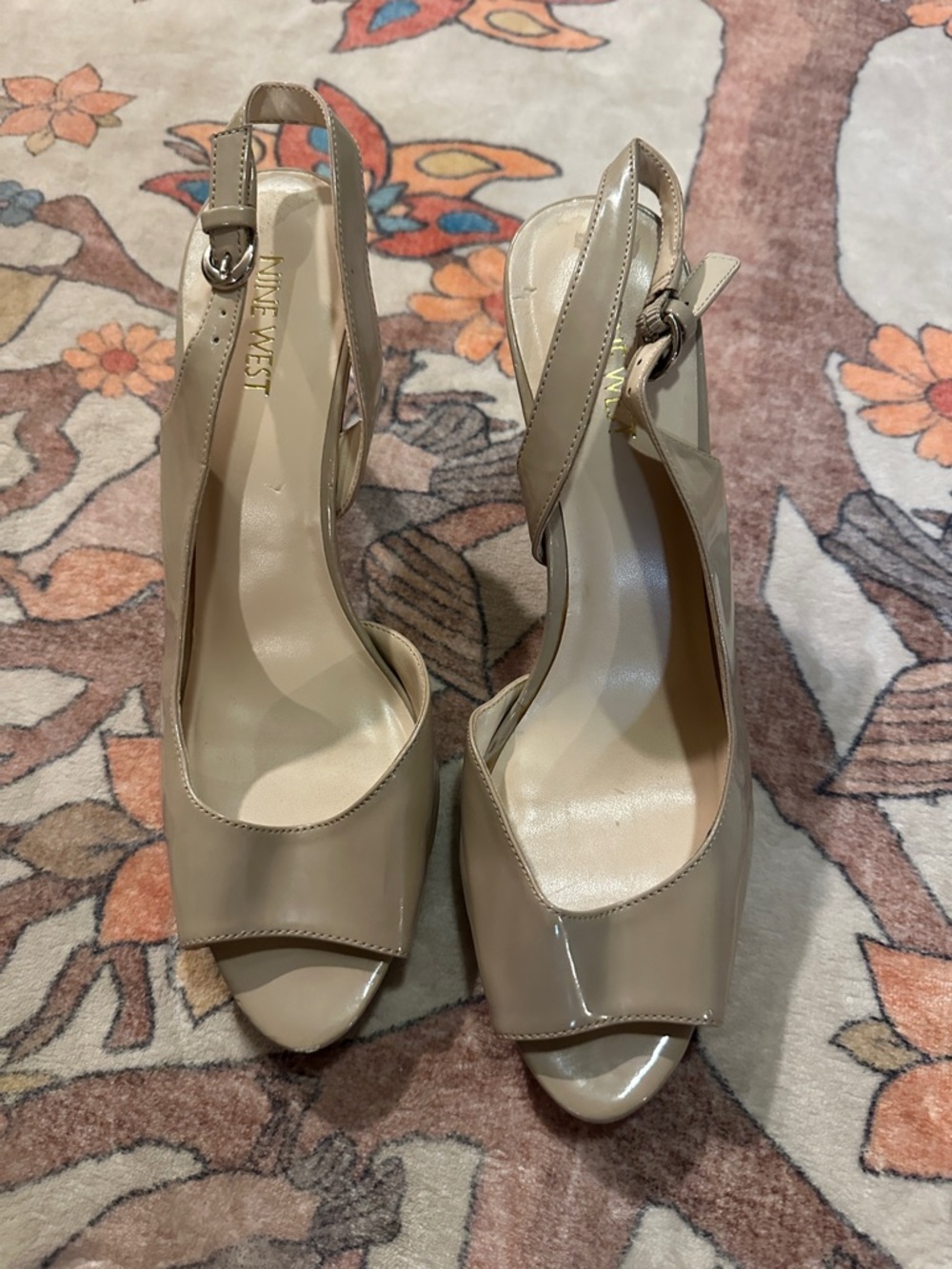 Nine West Beige Patent Slingback Peep-Toe Heels size 9M